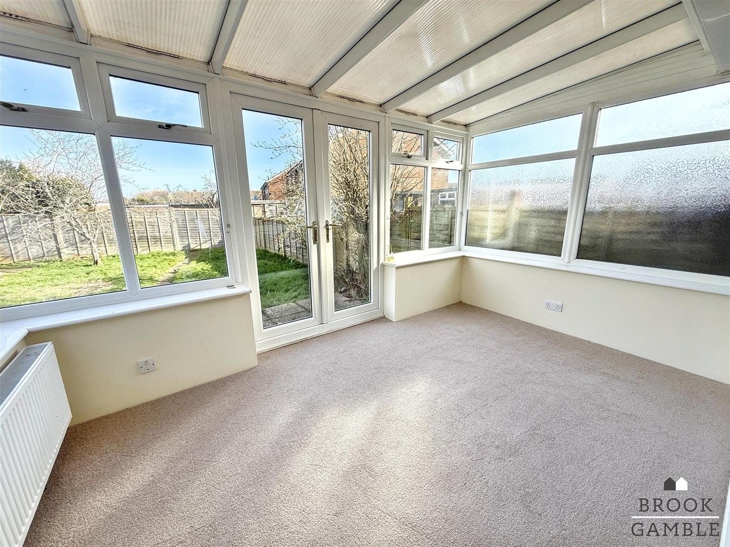 2 Bedroom Bungalow. Bailey Crescent in Eastbourne,  7